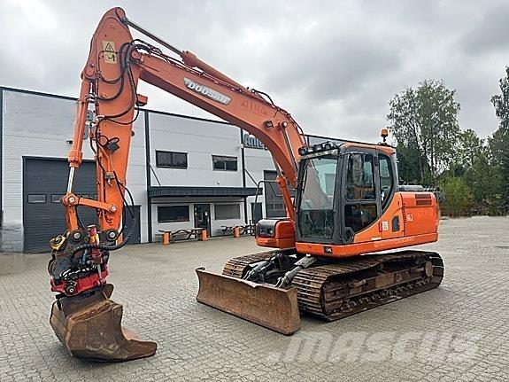 Doosan DX140LC Bageri guseničari