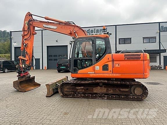 Doosan DX140LC Bageri guseničari