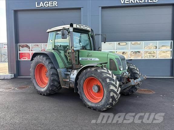 Fendt 712 Favorit Traktori