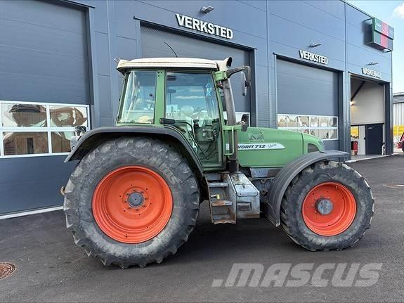 Fendt 712 Favorit Traktori