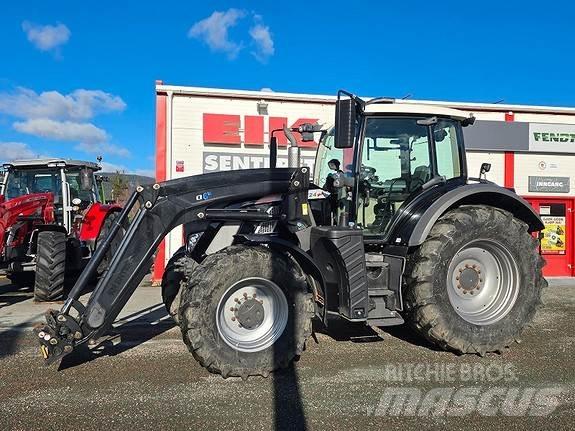 Fendt 724 S4 Profi Traktori