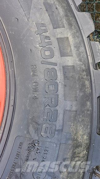 Fendt 724 Vario Traktori