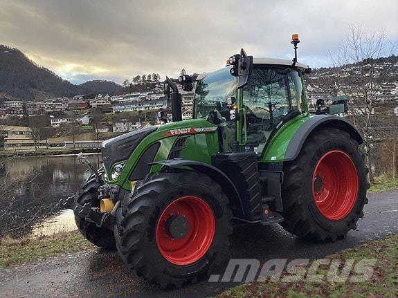 Fendt 724 VARIO Traktori