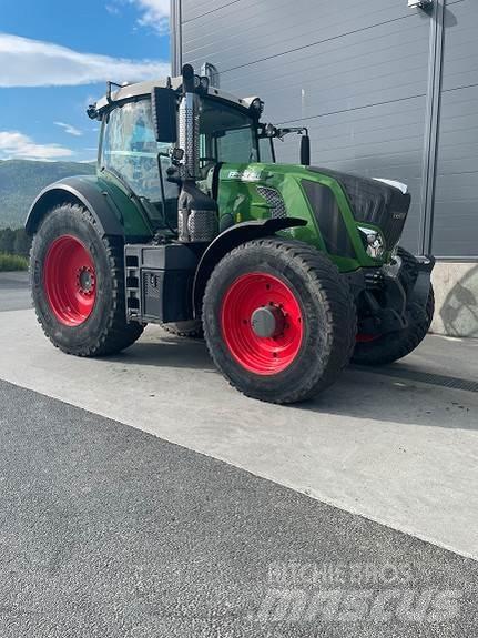 Fendt 828 Vario Traktori