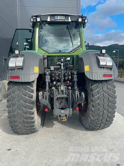 Fendt 828 Vario Traktori