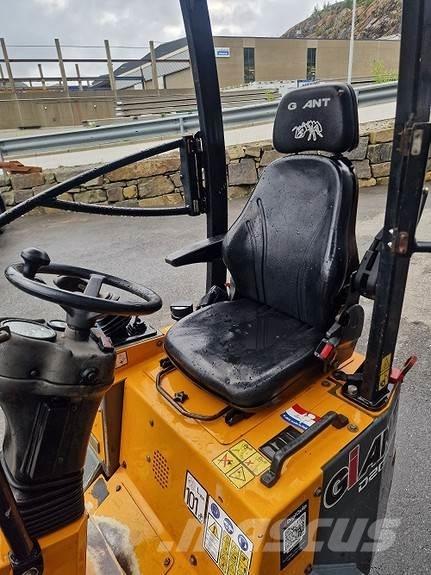 GiANT D204SW Skid steer mini utovarivači