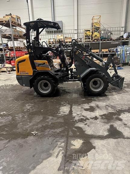 GiANT G2500HD+ Skid steer mini utovarivači