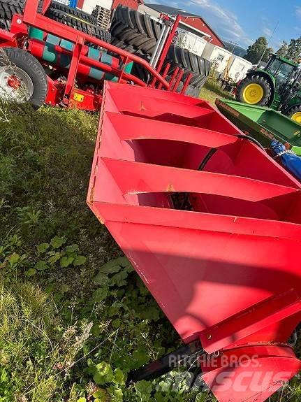 Globus 1600 Posipači soli i peska