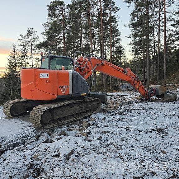 Hitachi ZX135US-3 Bageri guseničari