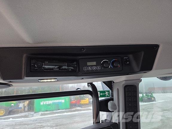 JCB Fastrac 8330 Traktori