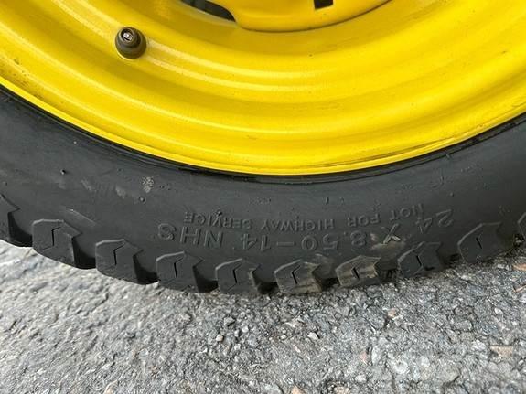 John Deere 2032R Traktori