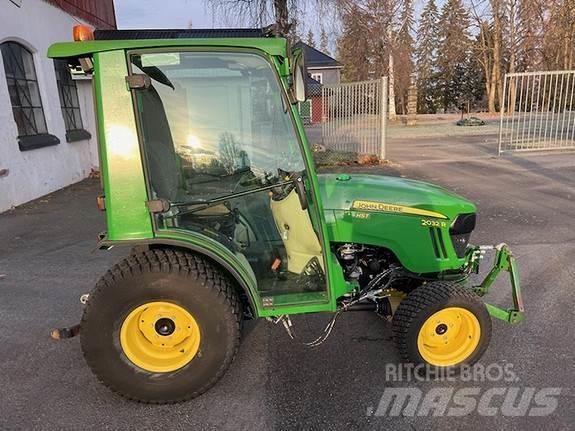 John Deere 2032R Traktori