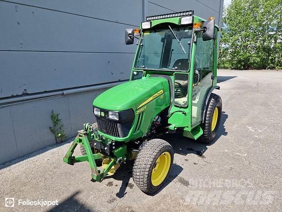 John Deere 2032R Traktori