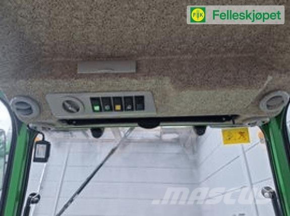 John Deere 2032R Traktori