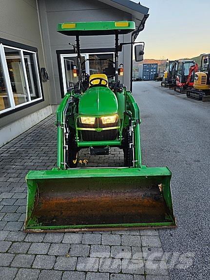 John Deere 3038E Traktori