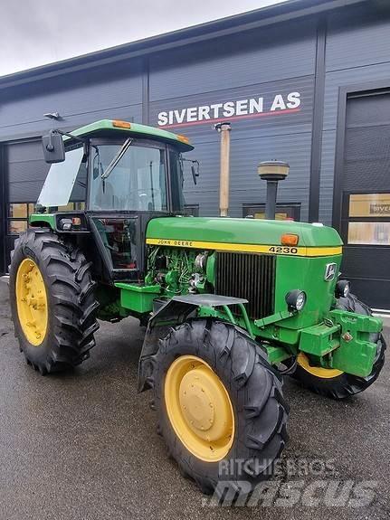 John Deere 4230 Traktori