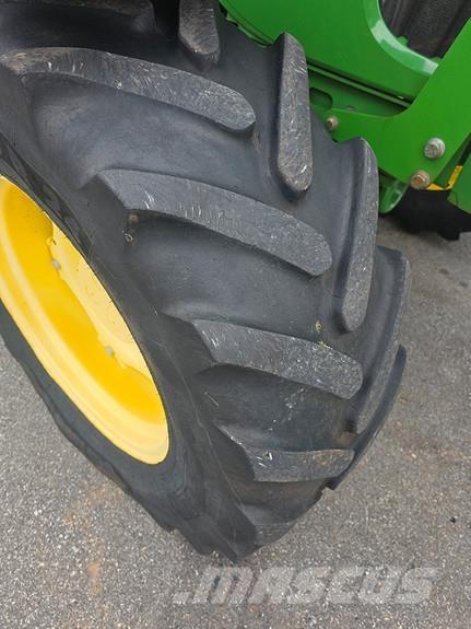 John Deere 5100R Traktori