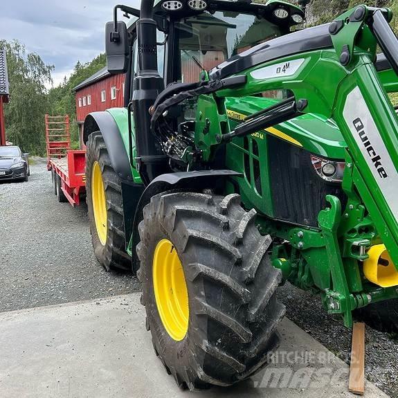 John Deere 6120M Traktori