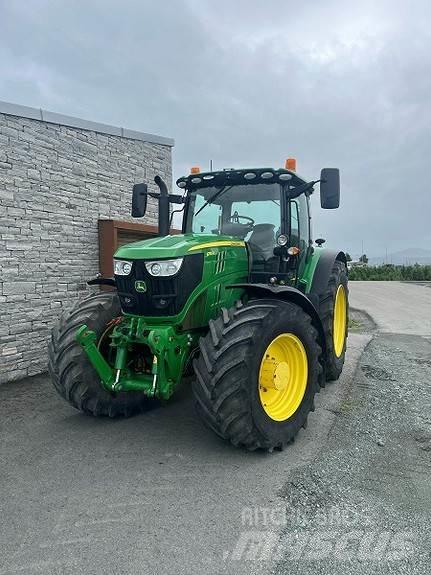 John Deere 6155R Traktori