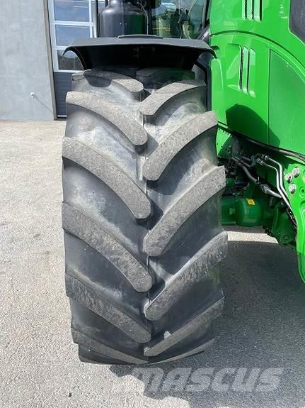 John Deere 6195R Traktori