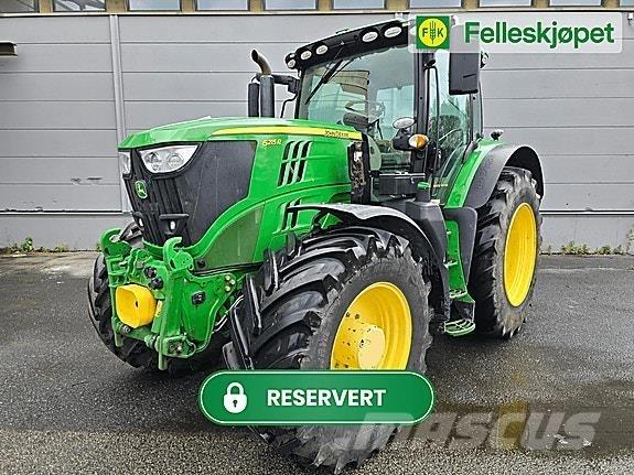 John Deere 6215R Traktori