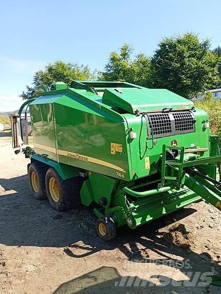 John Deere 744 Prese/balirke za rolo bale