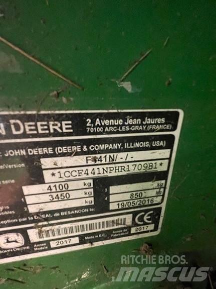John Deere F441 Prese/balirke za rolo bale