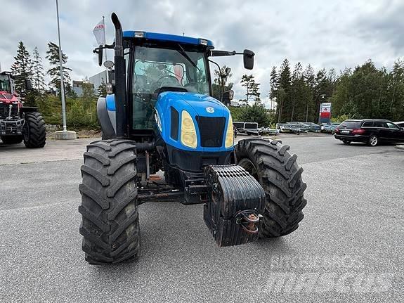 New Holland TS135A Traktori