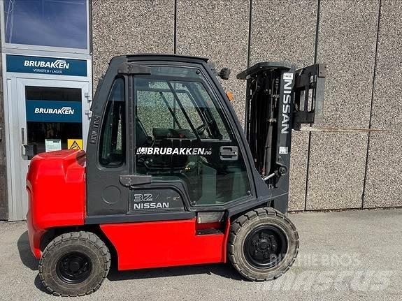 Nissan DF32 14436 Dizelski viljuškari