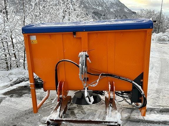  Traxos S15 VEP-490 Posipači soli i peska