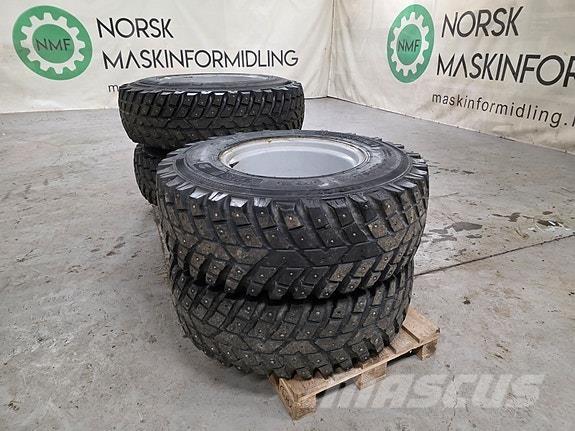  TRI 2 Vinterdekk Traktori