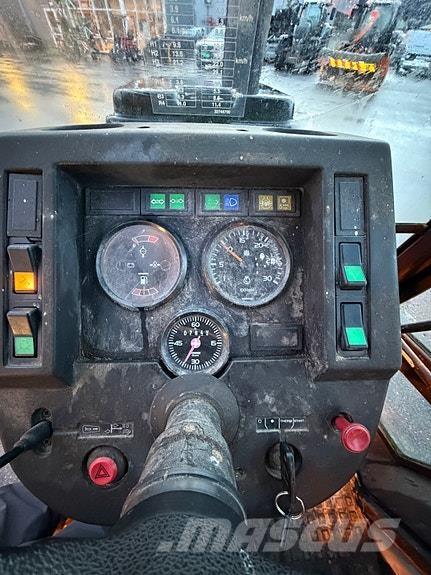 Valmet 665S Traktori