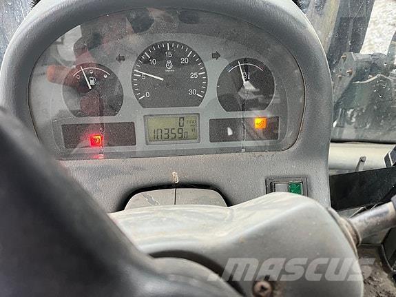 Valtra 6750-4 Traktori