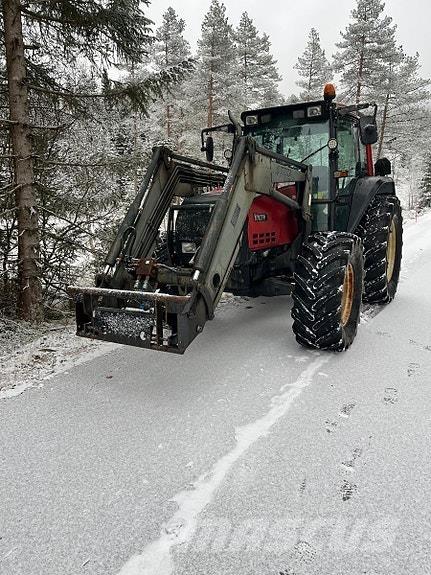 Valtra 6750-4 Traktori