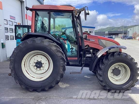 Valtra A 95-4 Traktori