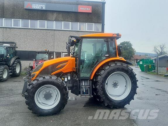 Valtra A114 Traktori