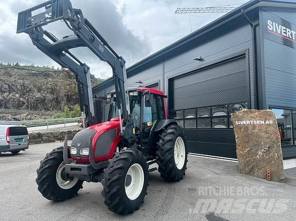 Valtra A93 Traktori