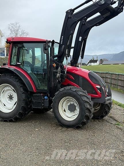 Valtra A95 Traktori