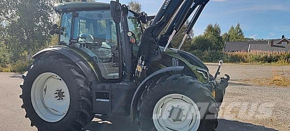Valtra G135V Traktori