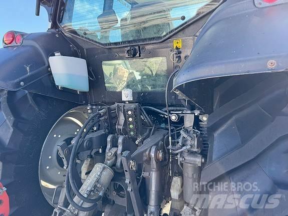 Valtra N123 Traktori