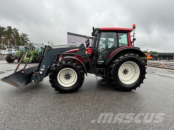 Valtra N123H Traktori
