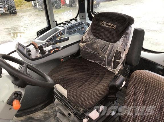 Valtra N154D Traktori