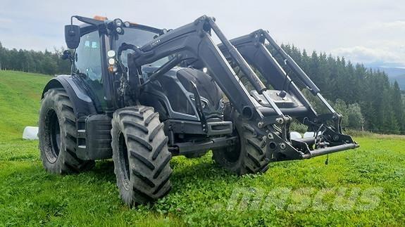 Valtra N174 Traktori