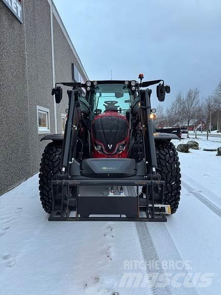Valtra N175A Traktori