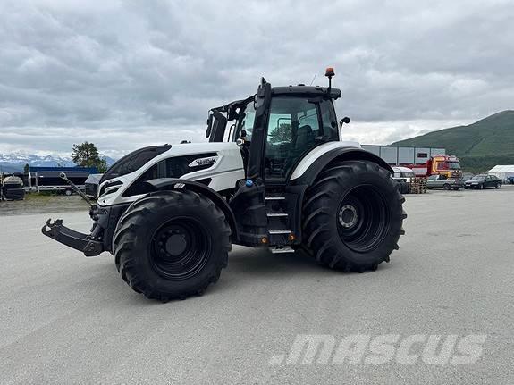 Valtra Q305 Traktori