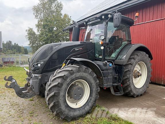 Valtra S394 Traktori