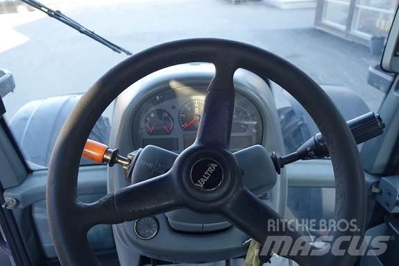 Valtra T213 Versu Traktori