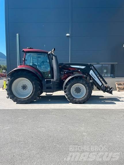 Valtra T214 Traktori