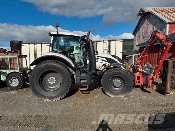 Valtra T214 Versu Traktori