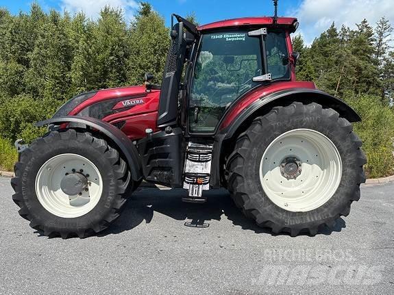 Valtra T234D Traktori